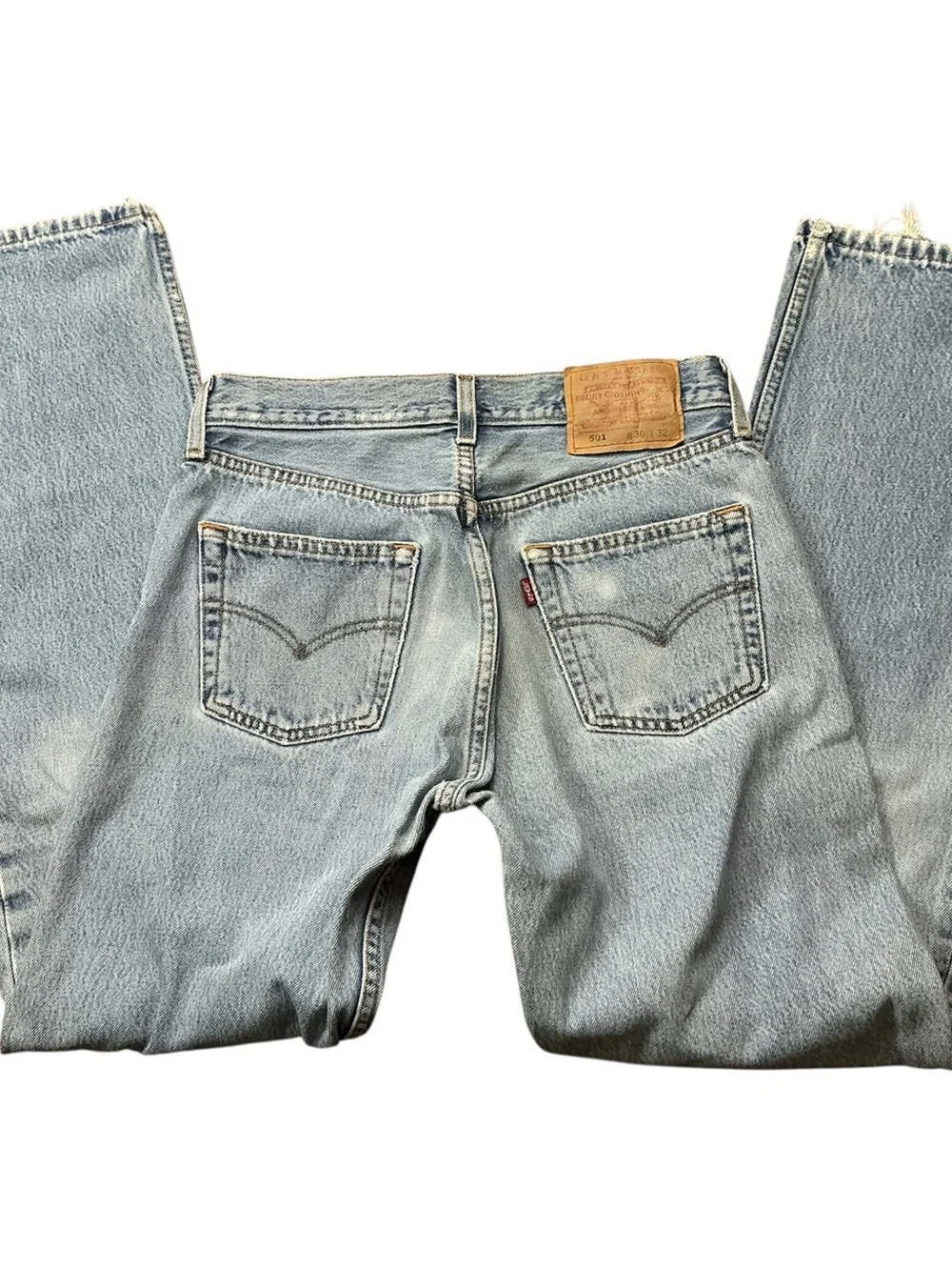 Vintage Levi’s 501 button fly light wash straight leg jeans 29 x 30